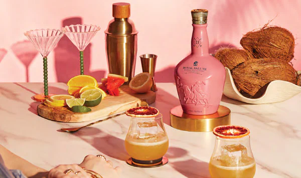 Thưởng thức Royal Salute 21 Miami Polo Edition 